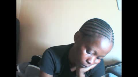 LIANAH online show from November 16, 2025, 8:03 pm