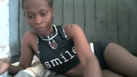 LIANAH online show from November 19, 2025, 8:09 pm