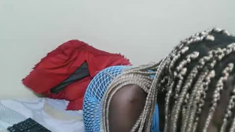 Malia online show from October 20, 2025, 10:32 pm