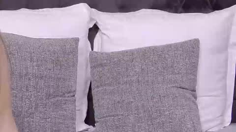 Anisia online show from September 18, 2025, 6:54 pm