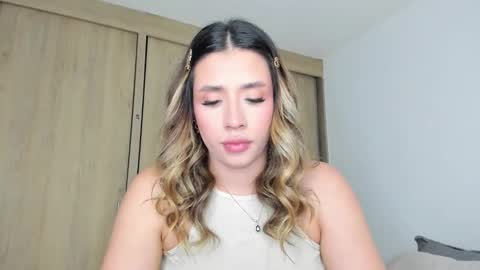 Camila online show from February 28, 2025, 7:46 pm