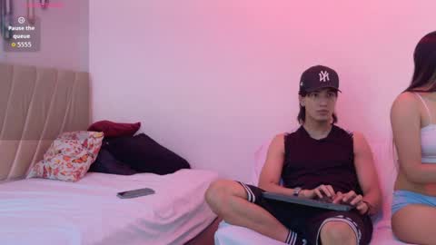 Snapshot of sweetauracouple chatting on June 5, 2026, 12:44 pm sweetauracouple online show from June 5, 2026, 12:44 pm