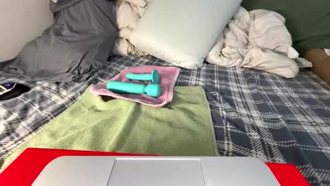 Sweetbear online show from March 11, 2026, 12:22 pm