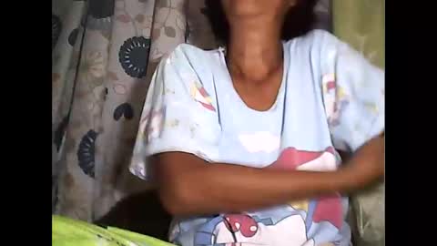 Snapshot of sweetbella24 chatting on September 12, 2025, 1:44 pm im anne online show from September 12, 2025, 1:44 pm