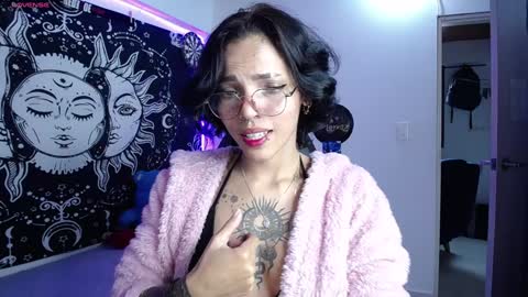 sweetbitter_ online show from February 2, 2025, 7:57 pm