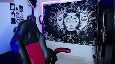 sweetbitter_ online show from February 23, 2025, 7:28 pm