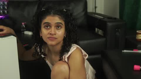 Salom independent model online show from March 11, 2025, 7:26 am