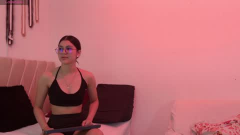 Snapshot of sweetbutspicy_ chatting on May 2, 2026, 12:21 pm sweetbutspicy online show from May 2, 2026, 12:21 pm