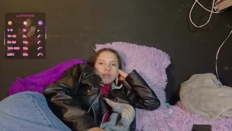 sweetdam12 online show from September 17, 2025, 9:16 pm