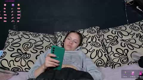 sweetdam12 online show from November 5, 2025, 9:04 pm