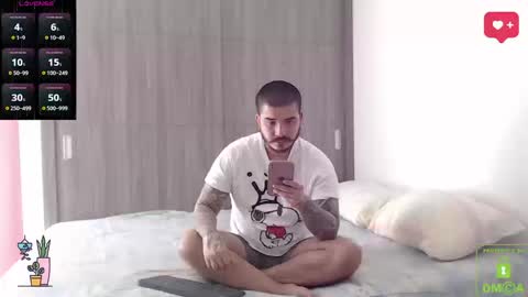 Snapshot of sweetdesires_ chatting on September 23, 2025, 3:15 pm online show from September 23, 2025, 3:15 pm