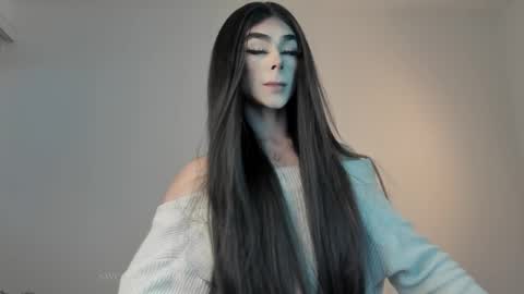 Bella online show from March 12, 2025, 9:24 pm