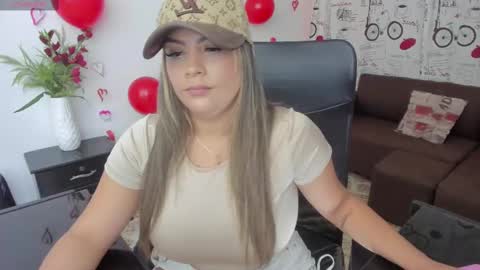 Fabiana online show from February 14, 2025, 7:33 pm