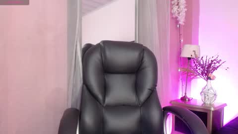 Snapshot of sweetgh_ chatting on October 1, 2025, 11:27 am Sweet online show from October 1, 2025, 11:27 am
