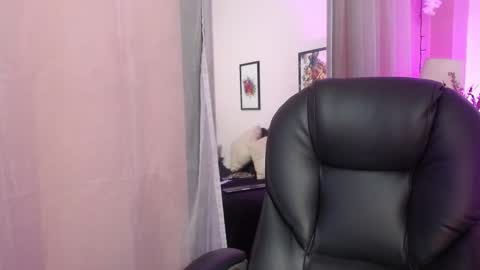 Snapshot of sweetgh_ chatting on October 8, 2025, 11:19 am Sweet online show from October 8, 2025, 11:19 am