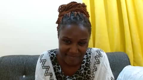 Snapshot of sweetie_coco chatting on January 12, 2026, 6:35 pm Luciana online show from January 12, 2026, 6:35 pm