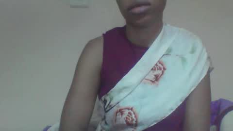 sweetie_jamila online show from April 21, 2026, 4:30 am