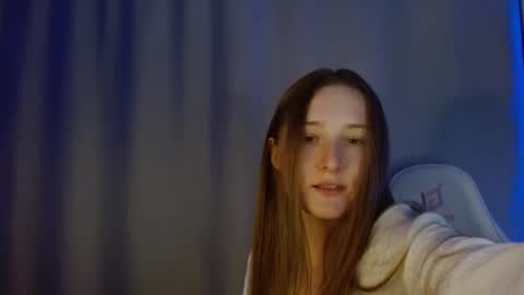 Annie online show from September 10, 2025, 7:25 pm