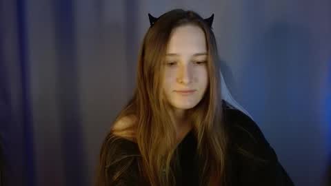 Annie online show from September 14, 2025, 7:35 pm