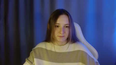 Annie online show from November 29, 2025, 7:39 pm