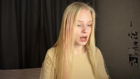 sweetie Lisa3 online show from January 2, 2025, 3:58 am