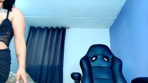 Isabella online show from October 12, 2025, 12:42 am