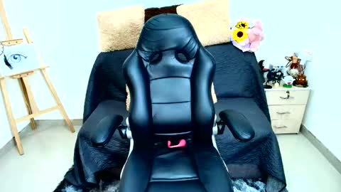 Isabella online show from June 7, 2026, 5:11 am