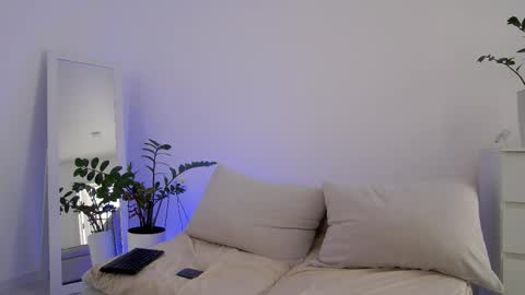 SweetKira1 online show from March 24, 2026, 6:29 am