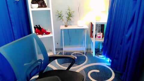 dessiree online show from March 11, 2025, 1:12 pm