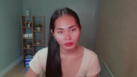 Snapshot of sweetladyboyx chatting on December 13, 2024, 11:17 pm   online show from December 13, 2024, 11:17 pm