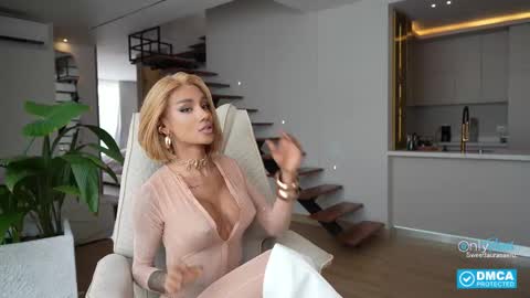 Laura Saenz  Geminis online show from October 19, 2025, 3:45 pm