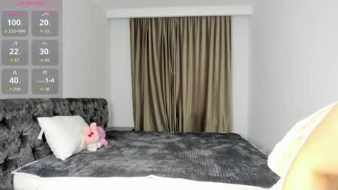 Snapshot of sweetlayla_ chatting on May 28, 2026, 11:18 am Layla online show from May 28, 2026, 11:18 am