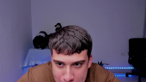 Snapshot of sweetlian_04 chatting on December 13, 2024, 3:38 am Lian online show from December 13, 2024, 3:38 am