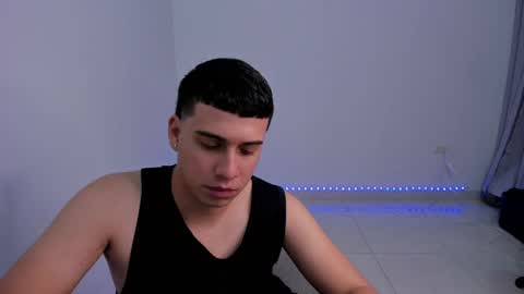 Snapshot of sweetlian_04 chatting on January 25, 2025, 12:17 am Lian online show from January 25, 2025, 12:17 am