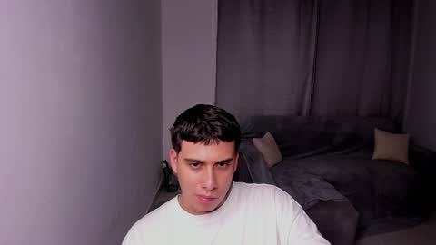 Snapshot of sweetlian_04 chatting on February 23, 2025, 9:00 am Lian online show from February 23, 2025, 9:00 am