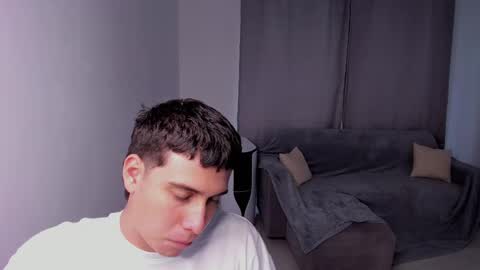 Snapshot of sweetlian_04 chatting on February 23, 2025, 12:05 pm Lian online show from February 23, 2025, 12:05 pm