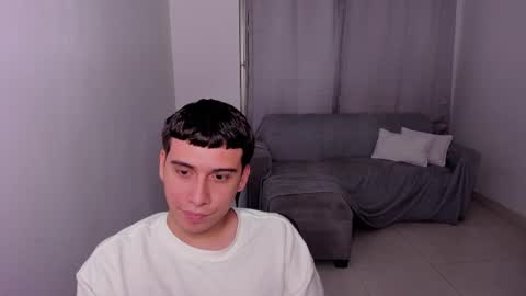 Snapshot of sweetlian_04 chatting on February 28, 2025, 5:48 am Lian online show from February 28, 2025, 5:48 am