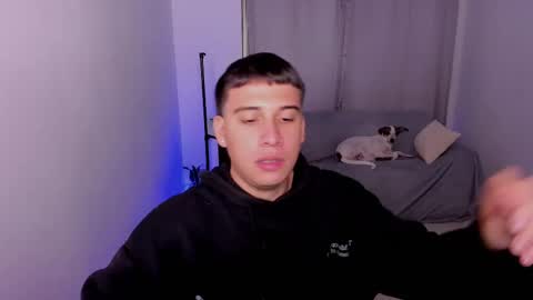 Snapshot of sweetlian_04 chatting on March 5, 2025, 10:44 am Lian online show from March 5, 2025, 10:44 am