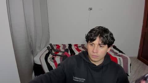 Snapshot of sweetlian_04 chatting on October 1, 2025, 1:22 am Lian online show from October 1, 2025, 1:22 am