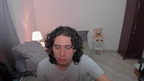 Lian online show from March 26, 2026, 8:09 am