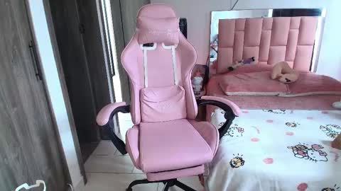 SweetLune online show from March 1, 2025, 5:27 pm