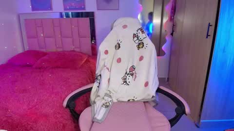 SweetLune online show from October 22, 2025, 1:11 pm