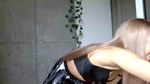 sweetmagic6 online show from September 8, 2025, 8:30 pm