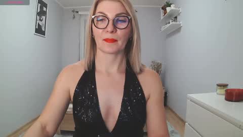 Snapshot of sweetmarthaaa chatting on December 13, 2024, 3:54 pm sweetmarthaaa online show from December 13, 2024, 3:54 pm