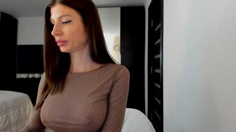 Nicole online show from September 30, 2025, 6:07 am