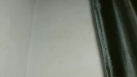 slim ivy online show from April 11, 2026, 4:06 am