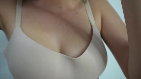 Snapshot of sweetpussyhot_ chatting on February 5, 2025, 8:25 pm Hello Welcome Im here from WEDNESDAY to SUNDAY 430am to  830am and 3  to 7  timeMONDAY and TUESDAY i rest online show from February 5, 2025, 8:25 pm