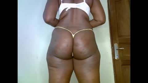 Snapshot of sweetrenne chatting on February 14, 2025, 12:25 pm sweetrenne online show from February 14, 2025, 12:25 pm