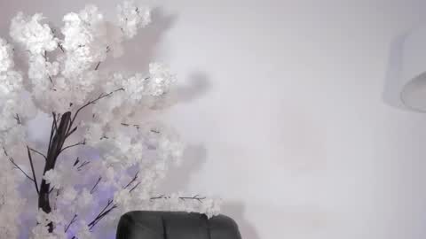  Alice Woolridge  online show from December 14, 2025, 11:42 pm