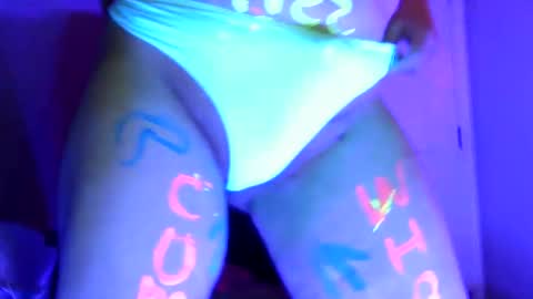 Sweetscar22 online show from December 25, 2024, 4:12 am